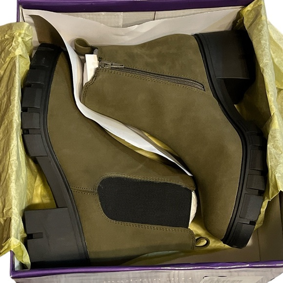 Madden Girl Suede Lug Sole Chelsea Boots - Picture 4 of 4